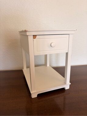 American Girl White Wooden Bed Side Table with Single Drawer 2012